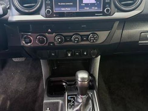 Used 2020 Toyota Tacoma TRD Sport image 11