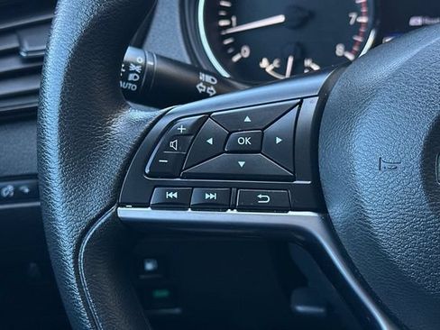 Used 2020 Nissan Rogue S FWD image 26
