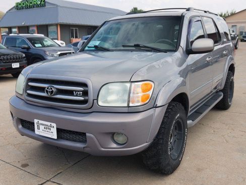 Used 2001 Toyota Sequoia Limited AWD/4WD image 2