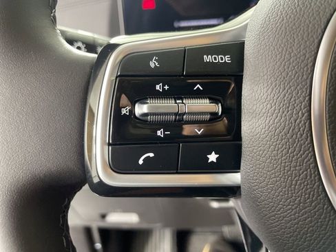 New 2026 Kia Carnival EX image 24