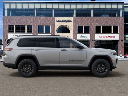 New 2026 Jeep Grand Cherokee L 4WD image 21