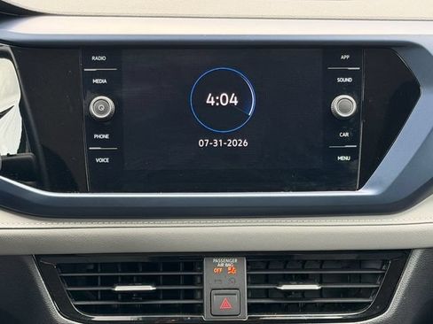 Certified 2024 Volkswagen Taos SE FWD image 18