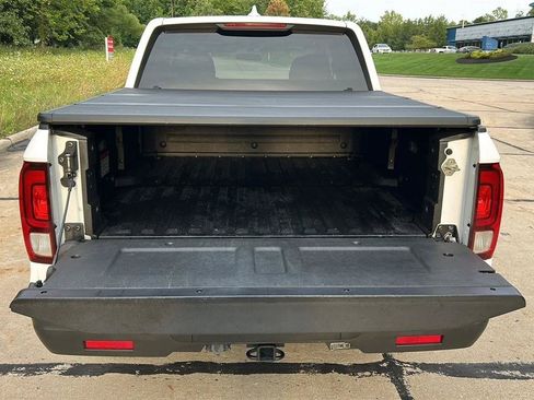 Used 2019 Honda Ridgeline Sport image 10