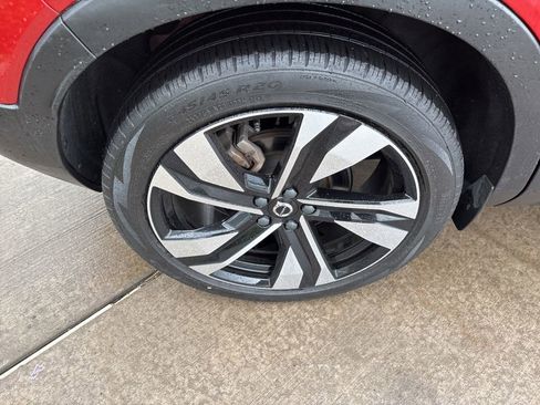 Used 2023 Volvo XC40 B5 Plus w/ Driver Assist Package AWD/4WD image 14
