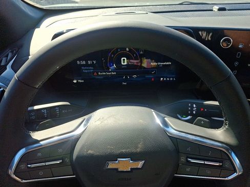 New 2027 Chevrolet Equinox LT w/ Convenience Package II FWD image 9