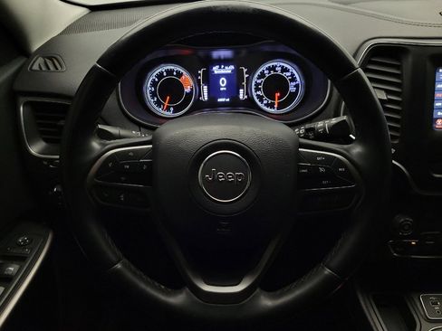 Used 2019 Jeep Cherokee Latitude Plus w/ Comfort/Convenience Group image 22