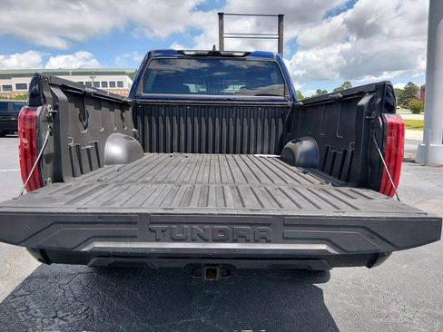 Used 2022 Toyota Tundra SR5 w/ SR5 Convenience Package AWD/4WD image 15