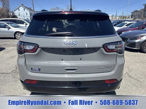 Used 2022 Jeep Compass Limited w/ Elite Group AWD/4WD image 4