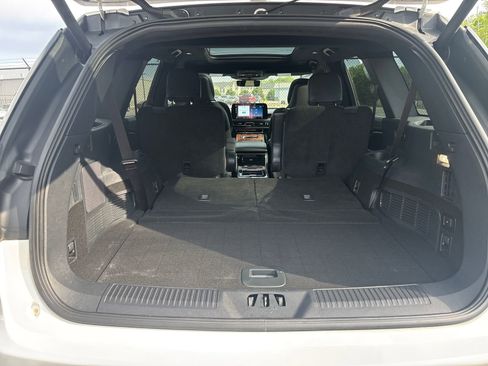 Certified 2025 Lincoln Aviator Black Label w/ Jet Appearance Package AWD/4WD image 11