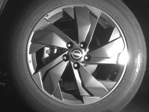 Used 2025 Nissan Rogue SV image 12