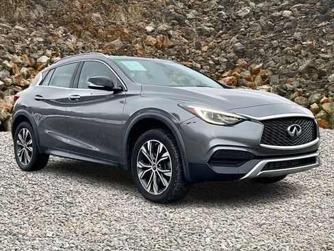 Used 2018 INFINITI QX30 Premium w/ Cargo Package image 9