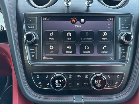 Used 2019 Bentley Bentayga image 71