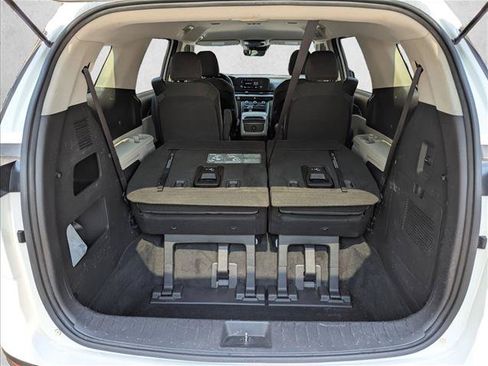 Used 2022 Kia Carnival LX FWD image 6