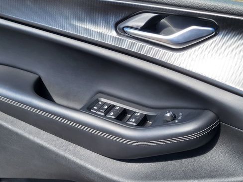 Used 2023 Jeep Grand Cherokee L Altitude image 29