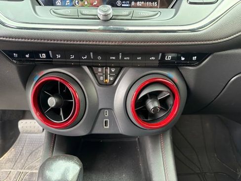 Used 2021 Chevrolet Blazer RS w/ Enhanced Convenience Package FWD image 27