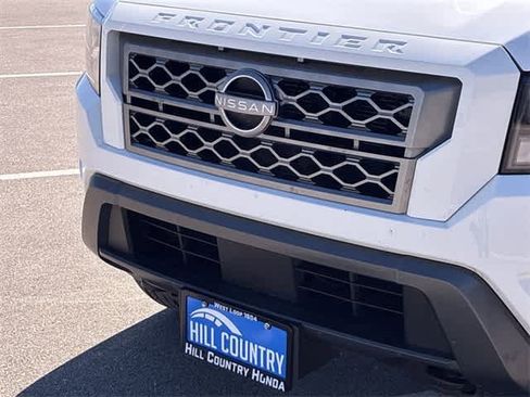 Used 2022 Nissan Frontier SV image 12