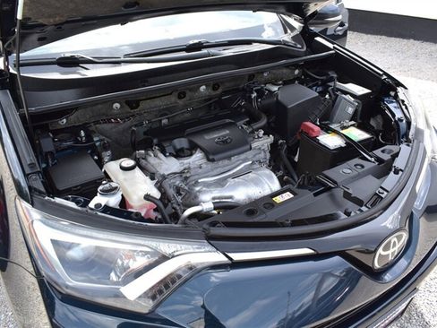 Used 2018 Toyota RAV4 XLE AWD/4WD image 33