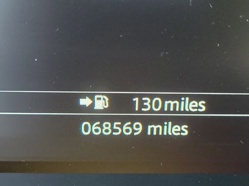 Used 2018 Jaguar E-PACE SE image 30