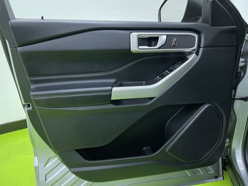 Used 2022 Ford Explorer XLT w/ Class IV Trailer Tow Package image 15