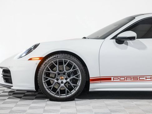 Used 2025 Porsche 911 Carrera RWD image 13