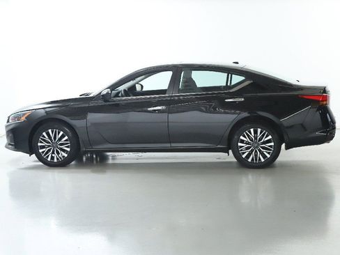 Certified 2023 Nissan Altima 2.5 SV w/ SV Premium Package image 41
