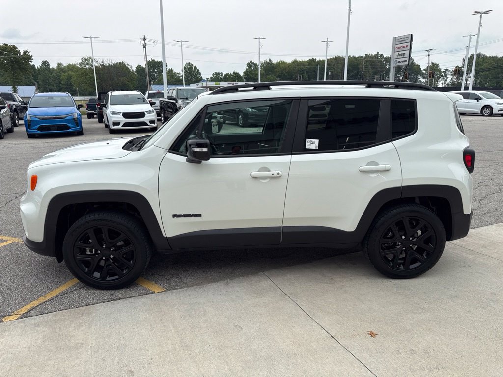 Used 2023 Jeep Renegade Altitude AWD/4WD image 11