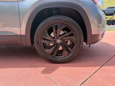 Used 2023 Volkswagen Atlas SE w/ Black Wheel Package AWD/4WD image 38