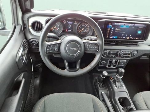 Used 2024 Jeep Wrangler Unlimited Sport AWD/4WD image 18