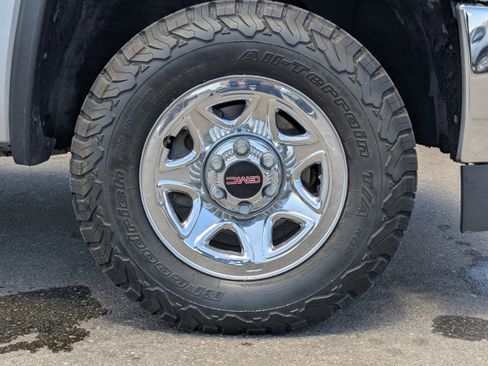 Used 2017 GMC Sierra 1500 SLE w/ Suspension Package, Off-Road AWD/4WD image 47