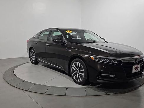 Used 2018 Honda Accord Touring image 7