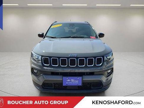 Used 2023 Jeep Compass Latitude w/ Sun and Sound Group AWD/4WD image 2