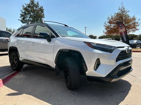 Used 2025 Toyota RAV4 XSE w/ Advanced Technology Package AWD/4WD image 4