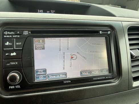 Used 2012 Toyota Sienna XLE w/ Entertainment Pkg FWD image 24