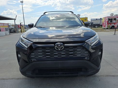 Used 2021 Toyota RAV4 XLE Premium FWD image 5