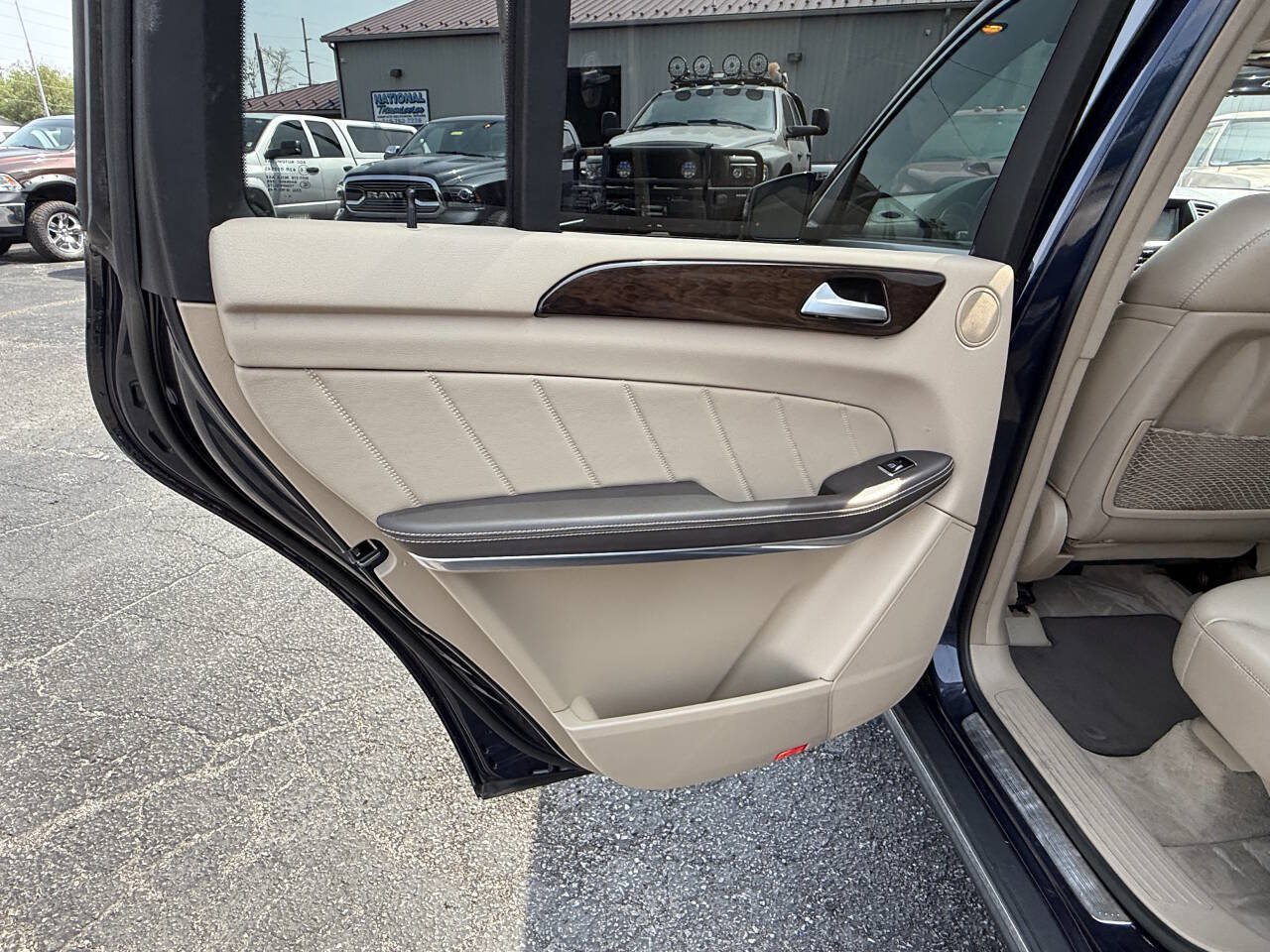 Used 2014 Mercedes-Benz GL 350 BlueTEC 4MATIC image 21