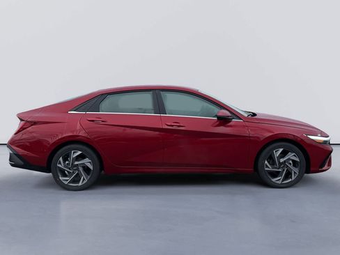 New 2026 Hyundai Elantra Limited image 2