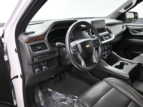 Used 2022 Chevrolet Suburban Premier RWD image 12