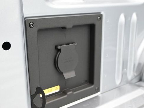 Used 2025 Ford F150 Lariat w/ Equipment Group 501A Mid image 18