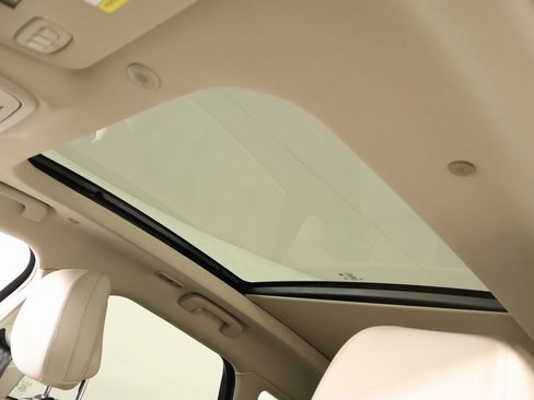 Certified 2025 Lincoln Corsair Reserve w/ Equipment Group 202A image 15