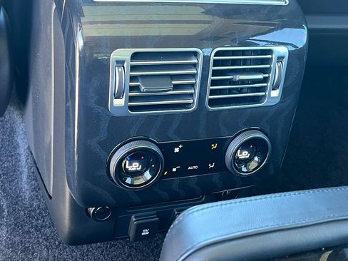 Used 2019 Land Rover Range Rover Long Wheelbase Autobiography AWD/4WD image 32