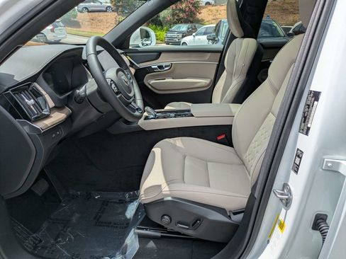 New 2026 Volvo XC90 T8 Plus w/ Protection Package Premier AWD/4WD image 23
