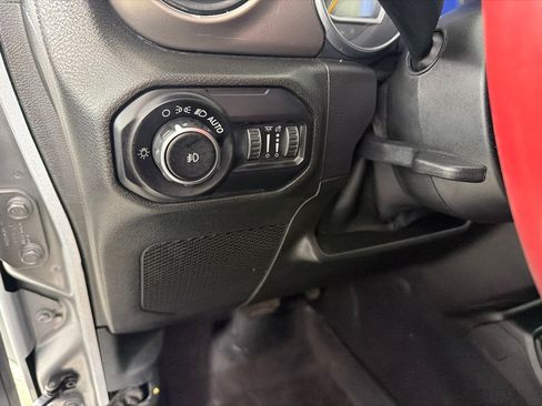 Used 2018 Jeep Wrangler Unlimited Sport S AWD/4WD image 14