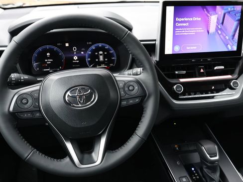 Used 2026 Toyota Corolla Cross XLE FWD image 16