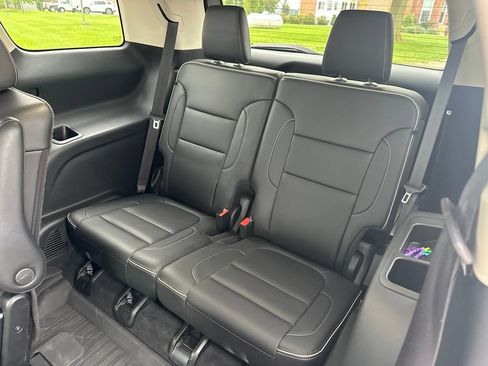 Used 2023 GMC Acadia Denali w/ Denali Ultimate Package AWD/4WD image 11