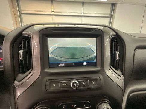 Used 2019 Chevrolet Silverado 1500 Custom w/ Custom Convenience Package AWD/4WD image 5