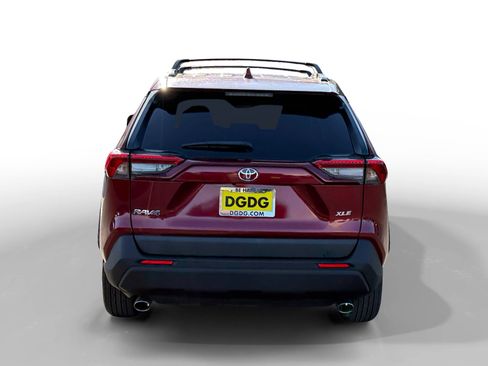 Used 2022 Toyota RAV4 XLE image 4