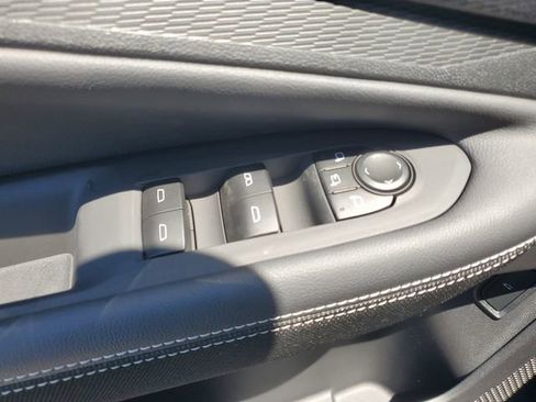 New 2025 Chevrolet Blazer EV LT image 21