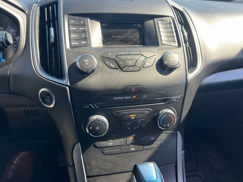 Used 2015 Ford Edge SE image 11