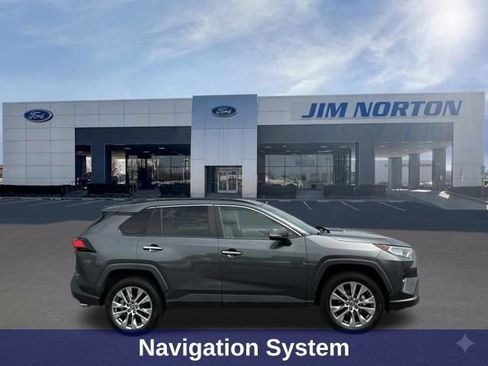 Used 2020 Toyota RAV4 Limited FWD image 3