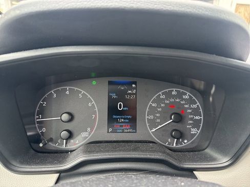 Used 2023 Toyota Corolla Cross L image 22